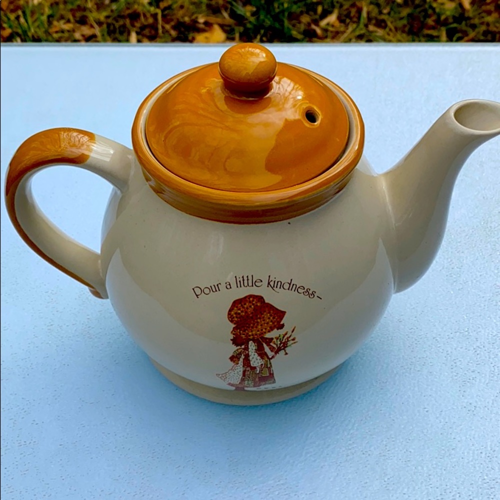 Holly Hobby NWOT vntage teapot Great for collector